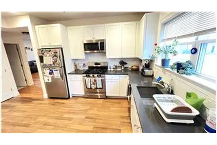 $3500 : Rental property with 3 bedro image 1