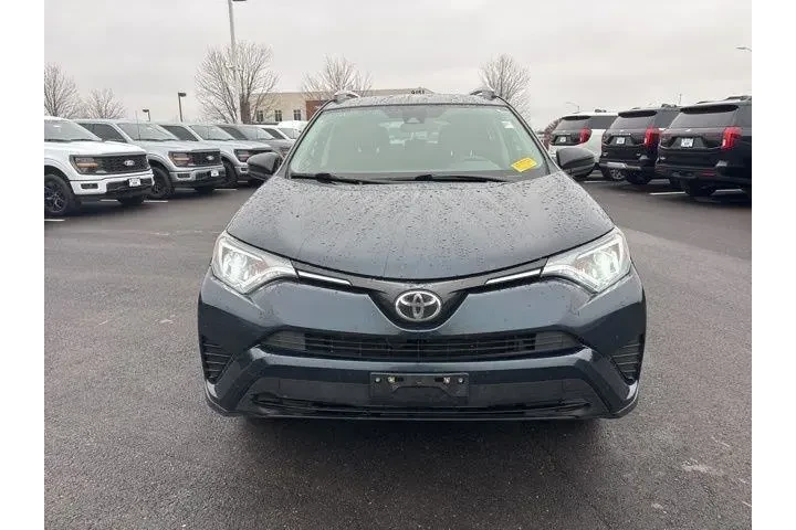 $18000 : Toyota RAV4 2017 AWD LE 4dr image 2