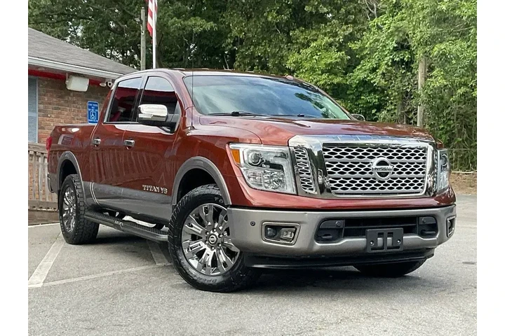 $29485 : Nissan Titan 2018 4x4 S 4dr image 3