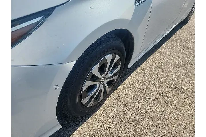 $27361 : Toyota Prius Prime 2021 LE 4 image 7
