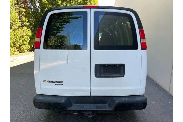 $16975 : 2014 Express 2500 image 8