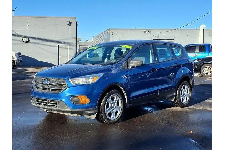$5988 : Ford Escape 2017 S 4dr SUV image 1