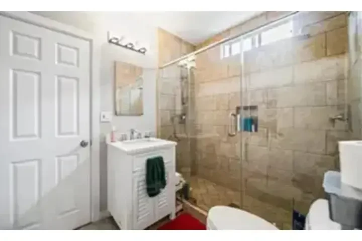 $1500 : HUNTINGTON PARK RENTO CASAS image 5