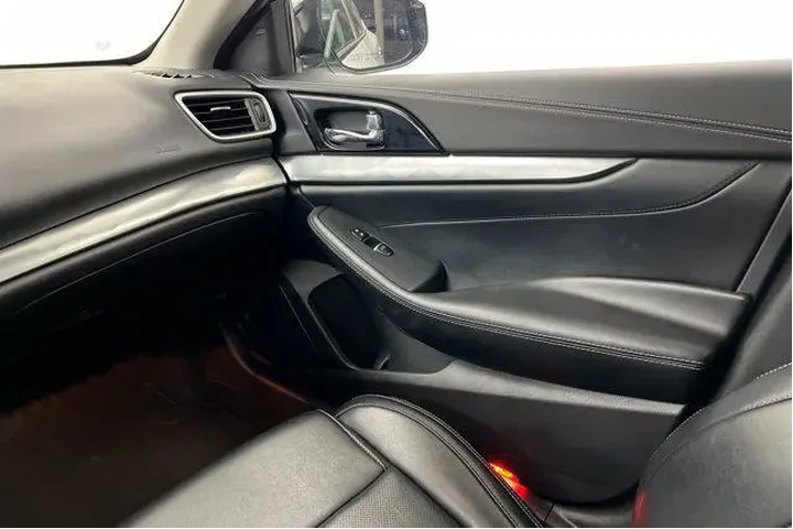 $27995 : Nissan Maxima 2023 3.5 SV 4d image 10