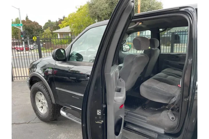 2002 F-150 XLT image 9