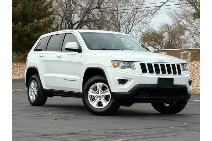 $11900 : 2016 Grand Cherokee Laredo image 1