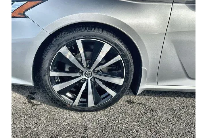 $13500 : Nissan Altima 2020 2.5 SR 4d image 9