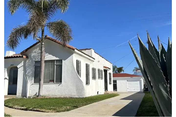 $1150 : 🏠Minutes from LAX✈ & SoFi🏟️ image 1