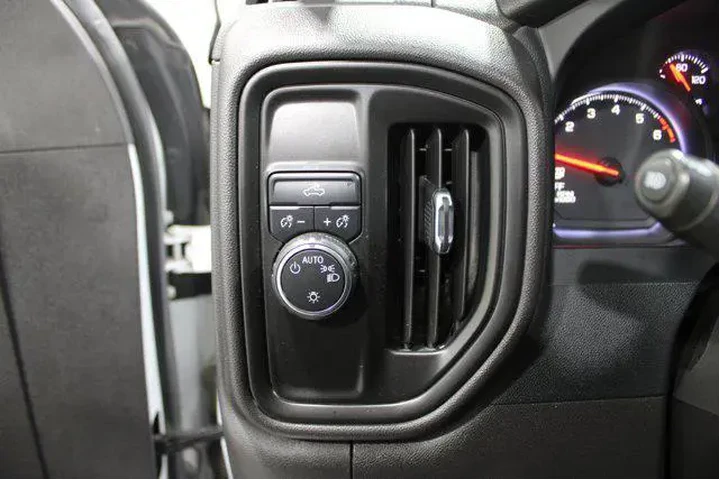 $28915 : Chevrolet Silverado 1500 202 image 8