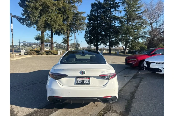 $35999 : Alfa Romeo Giulia 2025 4dr S image 6