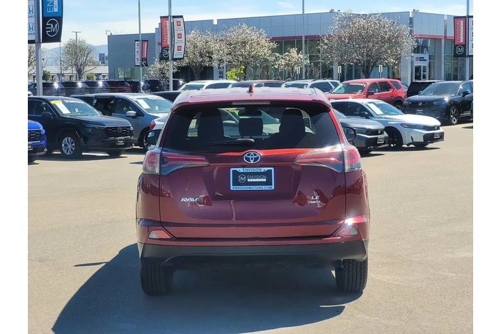 $20986 : Toyota RAV4 2018 AWD LE 4dr image 5