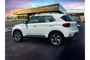 $21990 : Hyundai VENUE 2025 SEL 4dr C thumbnail