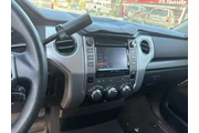 $28607 : Toyota Tundra 2018 4x2 SR5 4 thumbnail