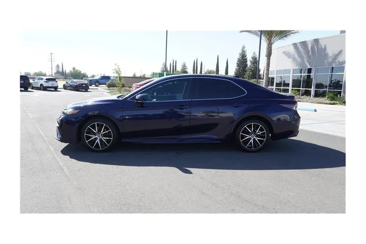 $22500 : 2022 Camry SE Sedan 4D image 9