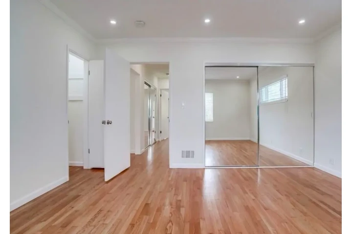 $2400 : 3 BED HOME IN WEST ADAMS, LA image 5