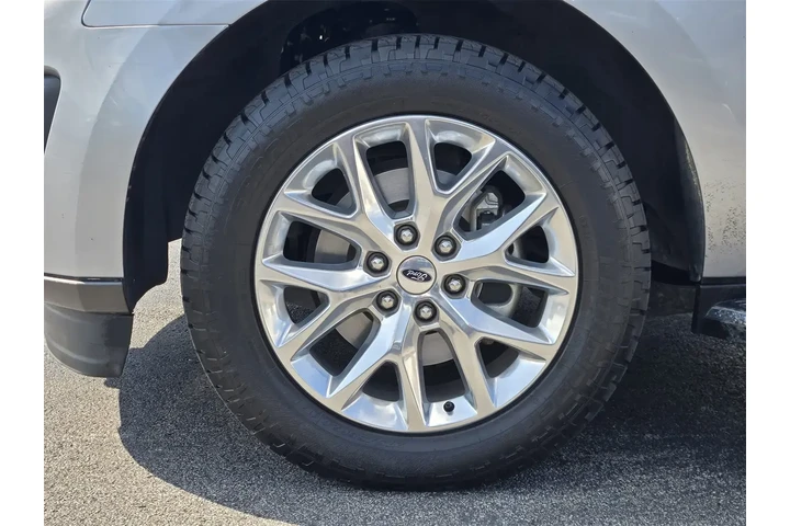 $31499 : Ford Expedition 2021 4x2 XLT image 7