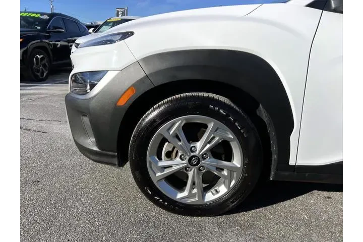 $20995 : Hyundai KONA 2023 AWD SEL 4d image 6