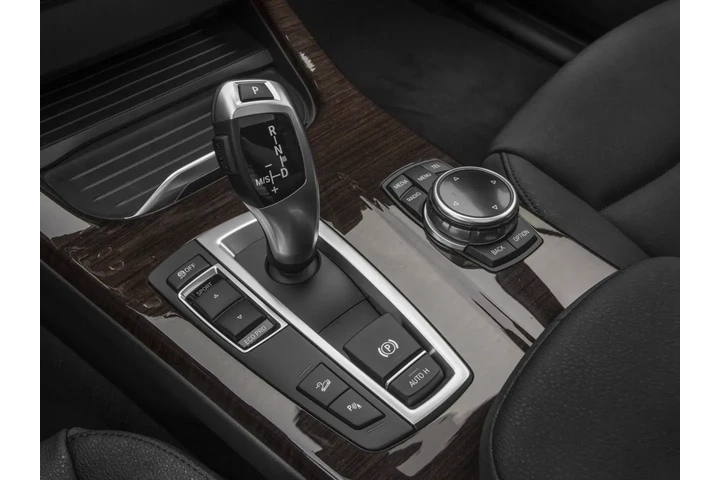 2017 X3 xDrive28i image 8