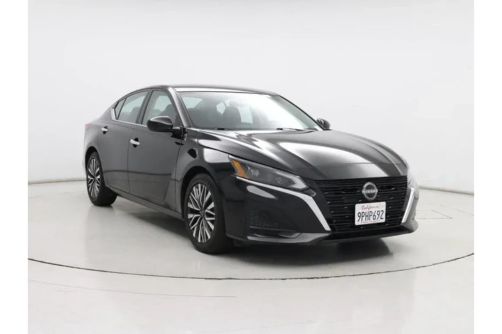 $17998 : Nissan Altima 2023 2.5 SV 4d image 1