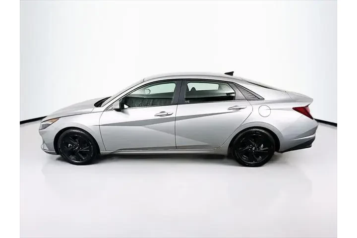 $16990 : Hyundai ELANTRA 2021 SEL 4dr image 4