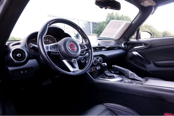 $16995 : 2018 FIAT 124 Spider Lusso image 5