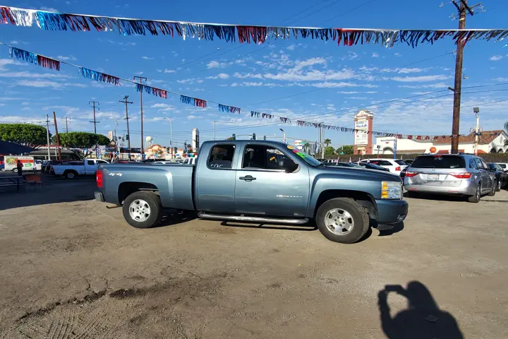 $2000 : Chevrolet Silverado image 2