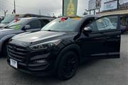 2016 Tucson SE thumbnail