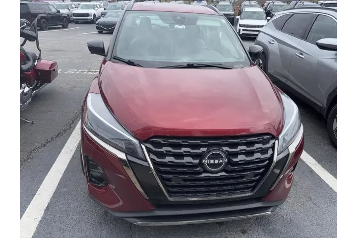 $19991 : Nissan Kicks 2023 SR 4dr Cro image 2