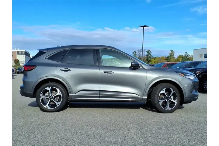 $31459 : Ford Escape 2024 AWD ST-Line image 2