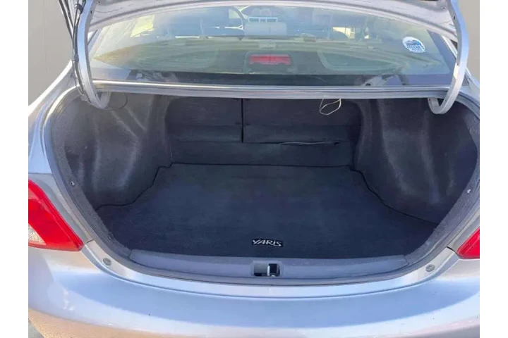 $4900 : 2007 Yaris image 10