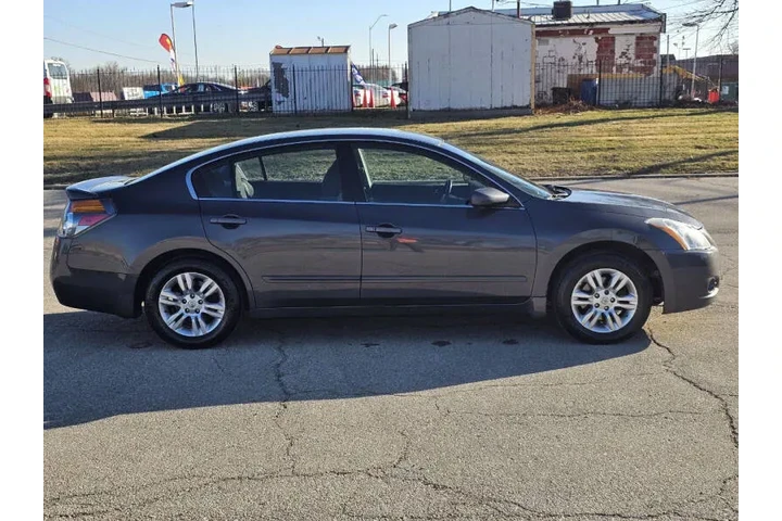 $5300 : 2012 Altima 2.5 S image 5