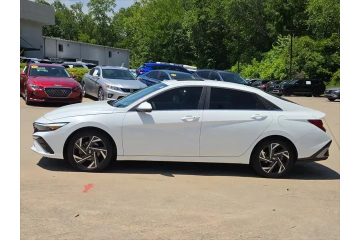 $20490 : Hyundai ELANTRA 2024 SEL 4dr image 3