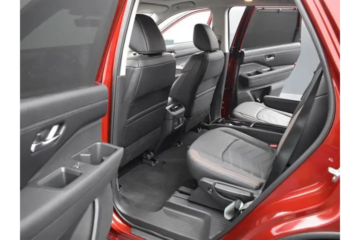 $37991 : Nissan Pathfinder 2024 Plati image 9