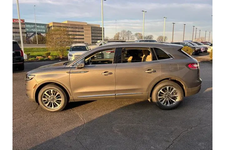 $25985 : Lincoln Nautilus 2022 AWD St image 4