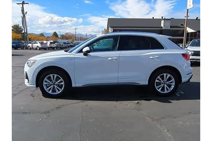 $23125 : Audi Q3 2023 AWD quattro S l image 6