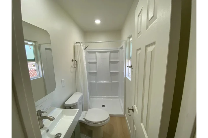 $2600 : Whole new remodeled 2 bedrooms image 4
