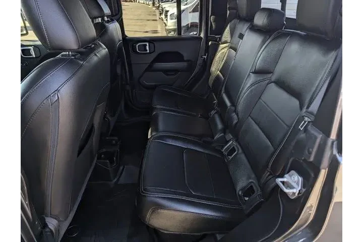 $31999 : Jeep Gladiator 2021 4x4 Over image 9