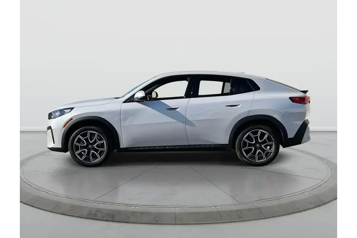 $39272 : BMW X2 2026 AWD xDrive28i 4d image 4