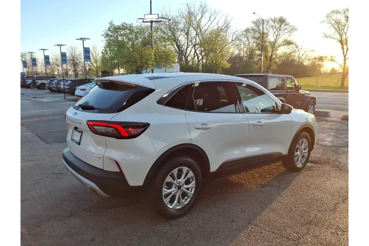 $24934 : Ford Escape 2023 AWD Active image 3