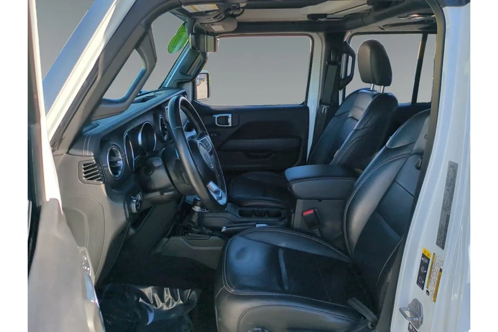 $31900 : Jeep Gladiator 2021 4x4 Over image 9