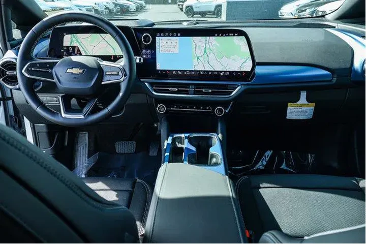 $38000 : Chevrolet Equinox EV 2025 LT image 9