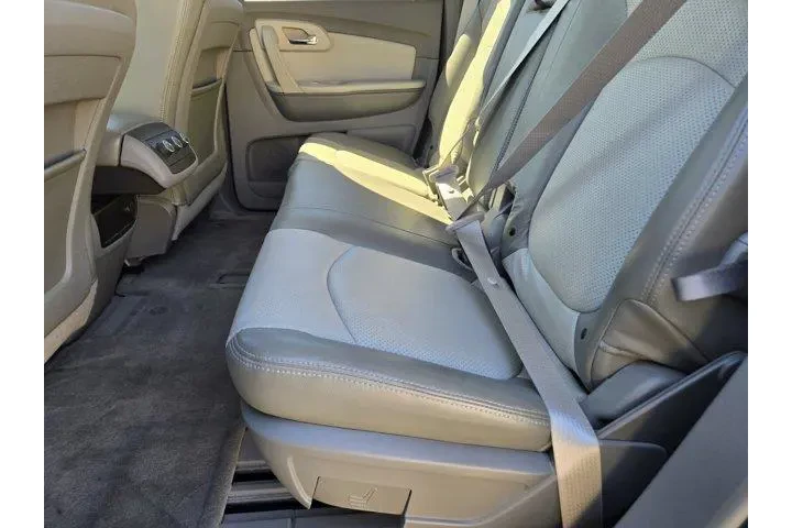 $16991 : Chevrolet Traverse 2011 LT 4 image 4