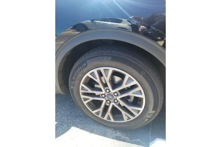 $22150 : Ford Escape 2022 SEL 4dr SUV image 5