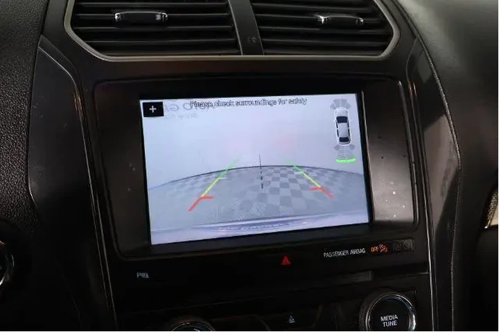 $15657 : Ford Explorer 2018 XLT 4dr S image 6