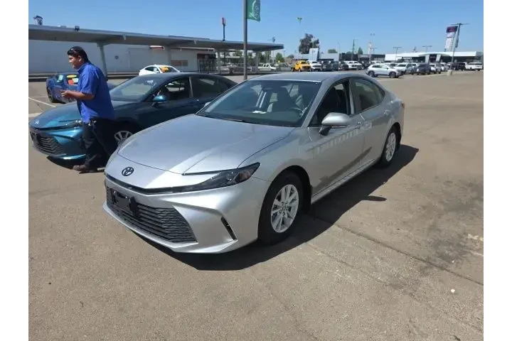 $34900 : Toyota Camry 2026 SE 4dr Sed image 3