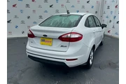 $8995 : 2017 Fiesta SE Sedan thumbnail