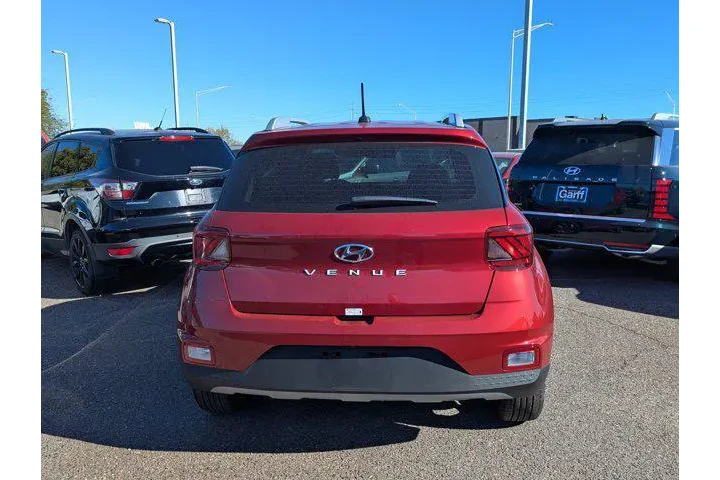 $24550 : Hyundai VENUE 2026 SEL 4dr C image 4