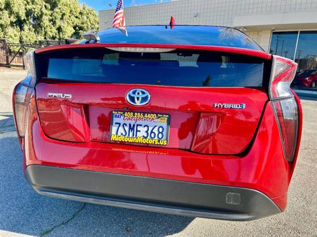 $18995 : 2016 Prius Two image 9