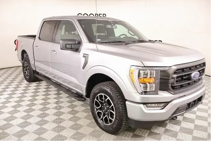 $39244 : Ford F-150 2022 4x4 XLT 4dr image 1