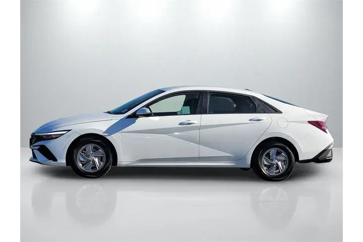 $20543 : Hyundai ELANTRA 2025 SE 4dr image 7